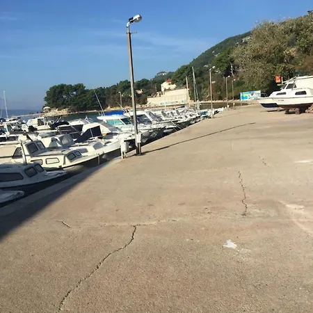 Апартаменти Iva